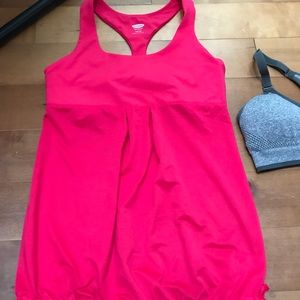 Bundle of two sports tops